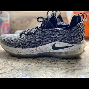Lebron 15 low ashes